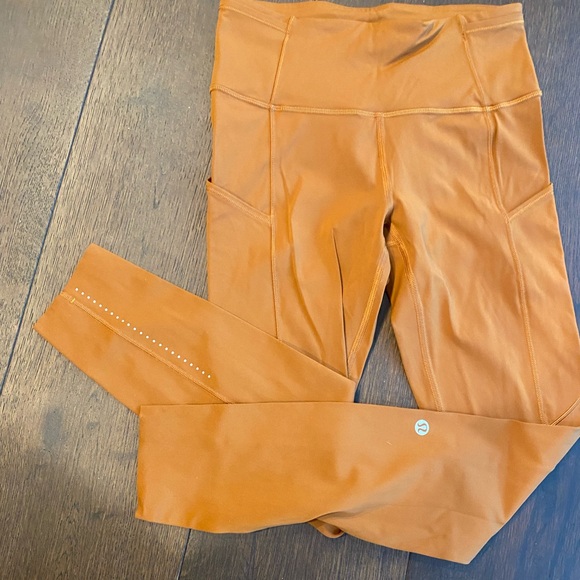 Lululemon Butternut Brown Fast and Free Leggings Size 4 - Picture 2 of 7